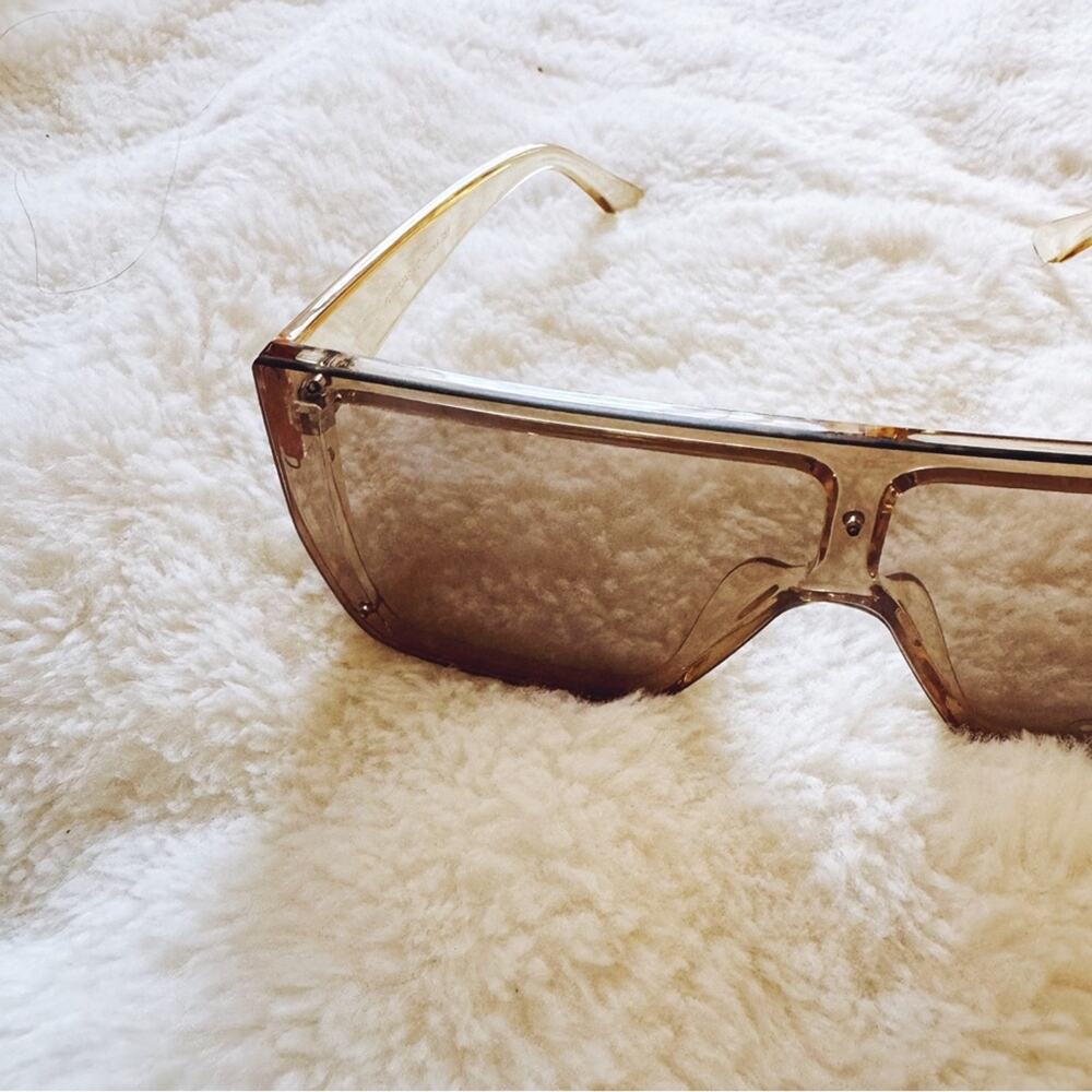 Greta Clear Yellow Oversized Statement Sunglasses - Picture 4 of 9